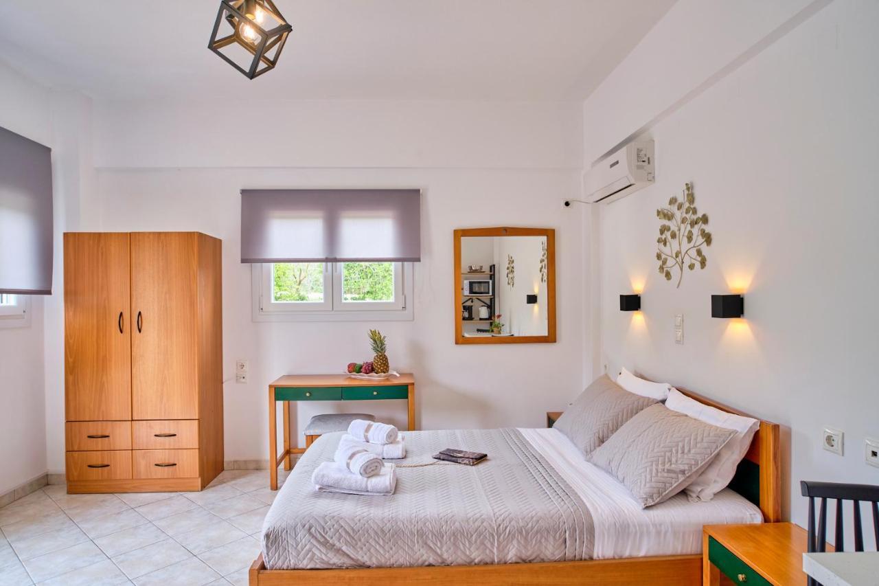 Logas Beach Studios Peroulades  Buitenkant foto