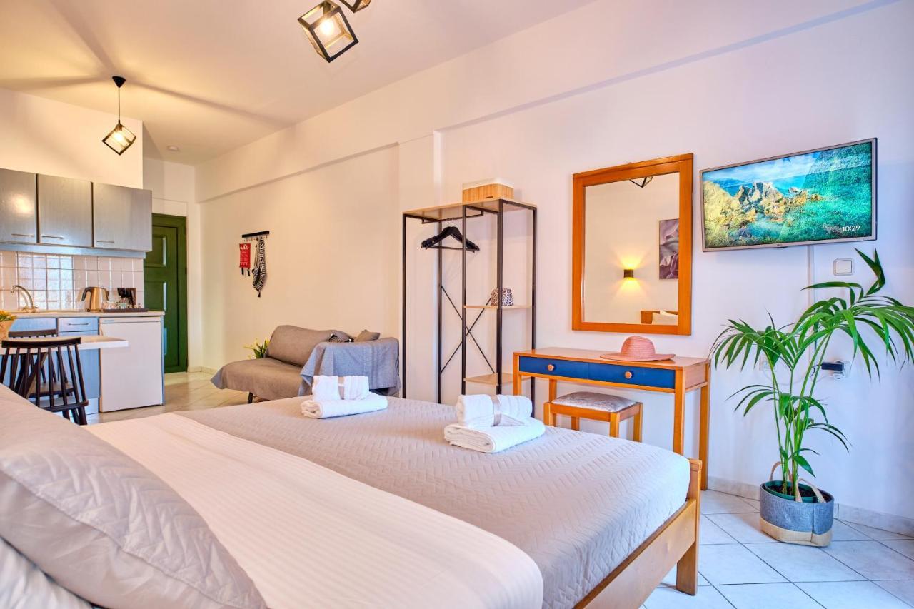 Logas Beach Studios Peroulades  Buitenkant foto