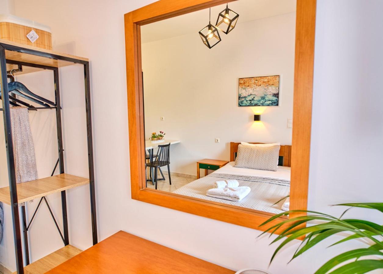 Logas Beach Studios Peroulades  Buitenkant foto