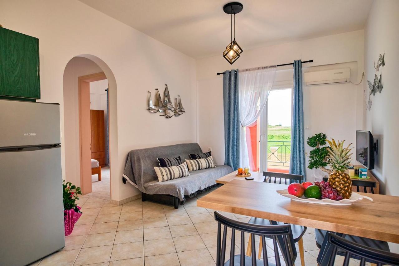 Logas Beach Studios Peroulades  Buitenkant foto