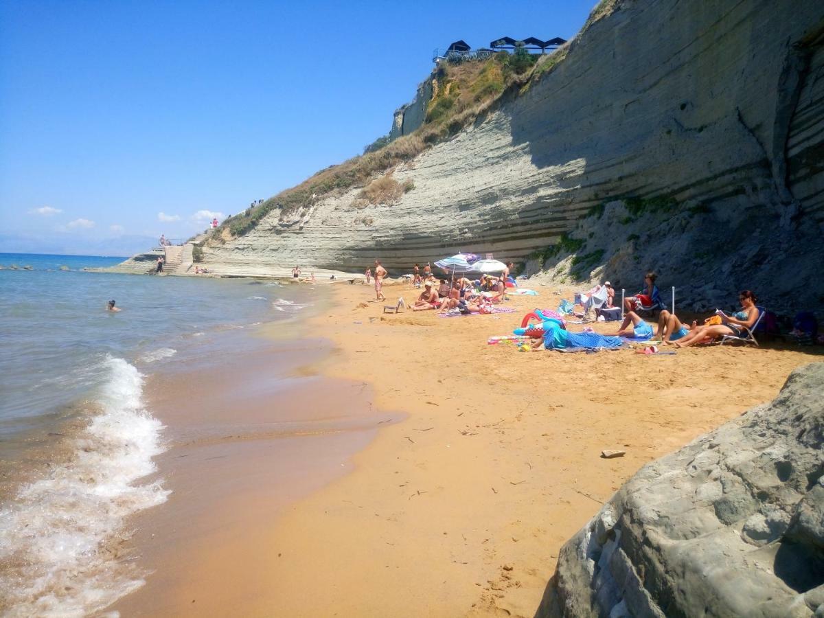 Logas Beach Studios Peroulades  Buitenkant foto